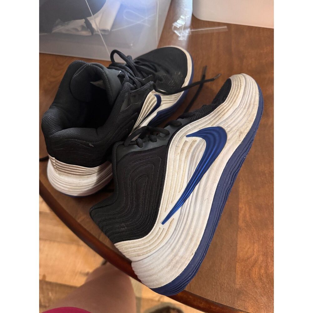 Nike shoes 8.5